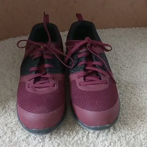 Womens Athletic Work Shoe